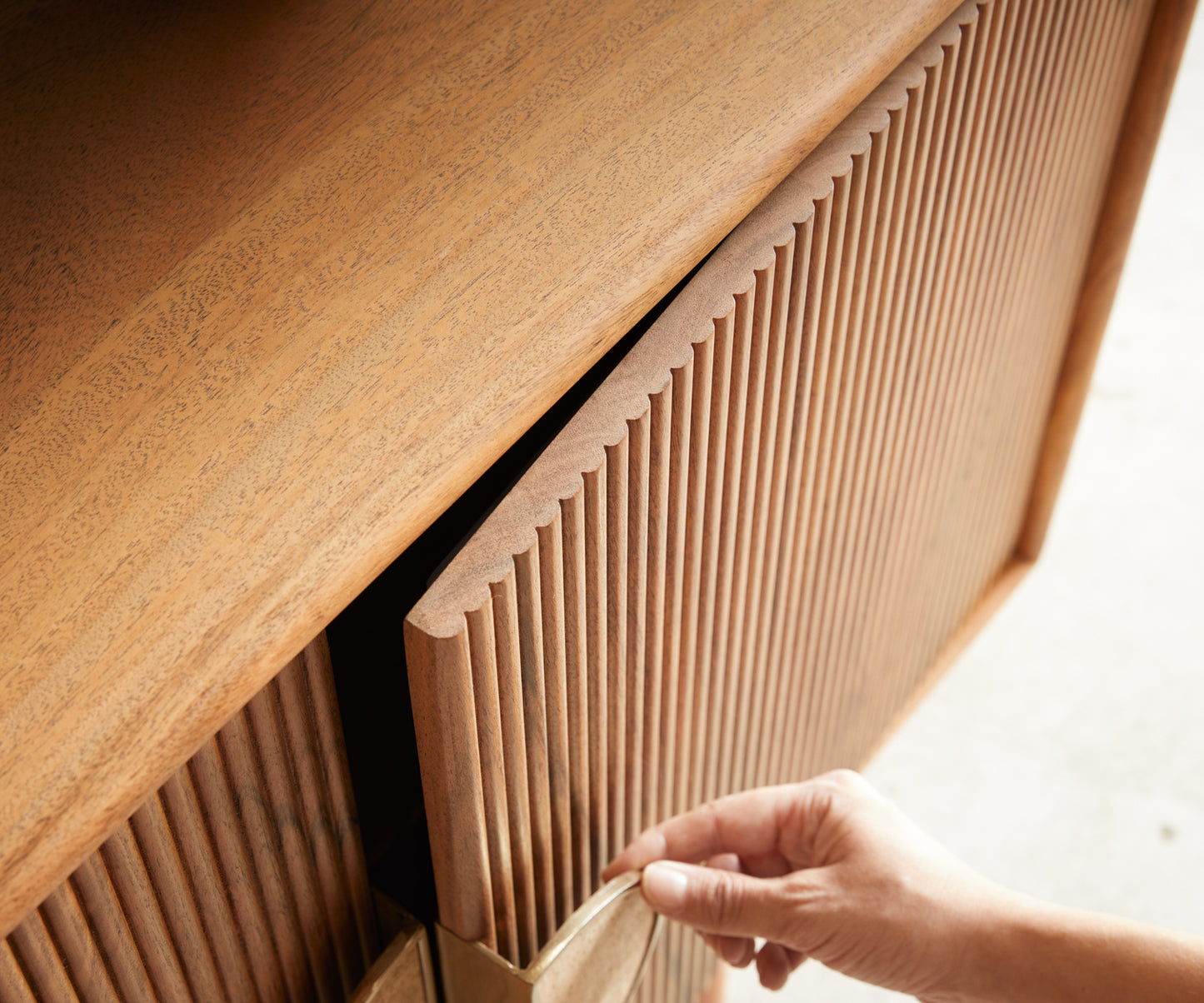 Pateri Solid Wood Large Tv Unit in Natural Finish