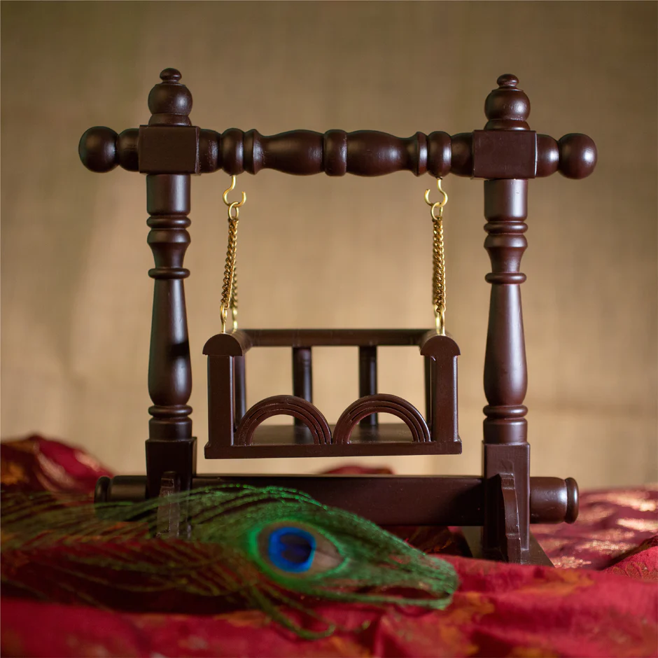 Demiwall Mango Wood Wood Laddu Gopal Jhula | Wooden Pooja Palana/Swing for Bal Gopal/Kanha Ji