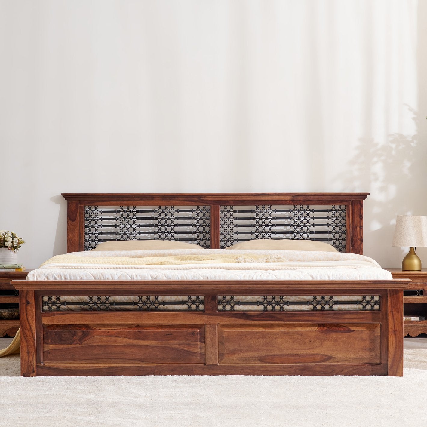 Helioc Kan  Sheesham Wood King Size  Bed In Provincial Teak Finish