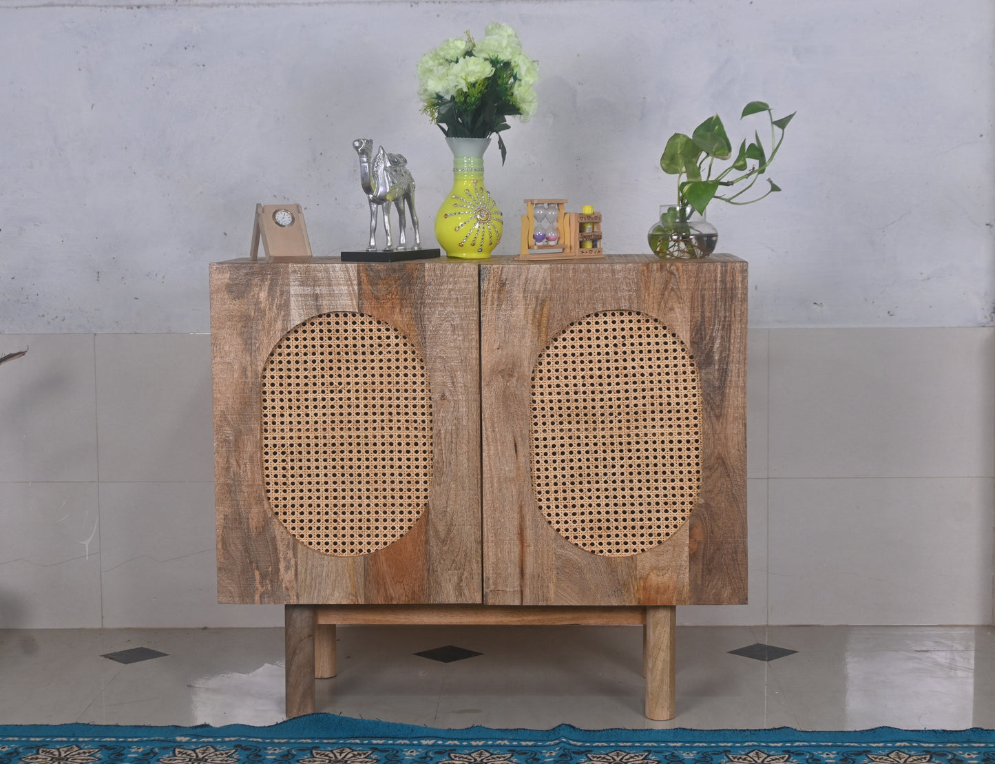 Ken Sideboard with two doors made of solid mango wood