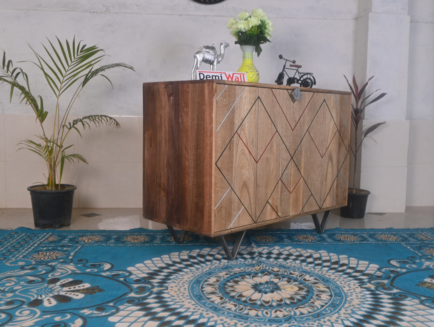 Ritx Sideboard with two doors made of solid mango wood and iron