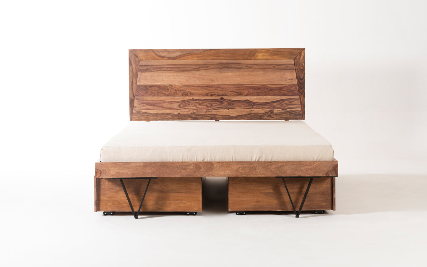 Haida Solid Wood Queen Size Beds With Drawers In Teak Finish